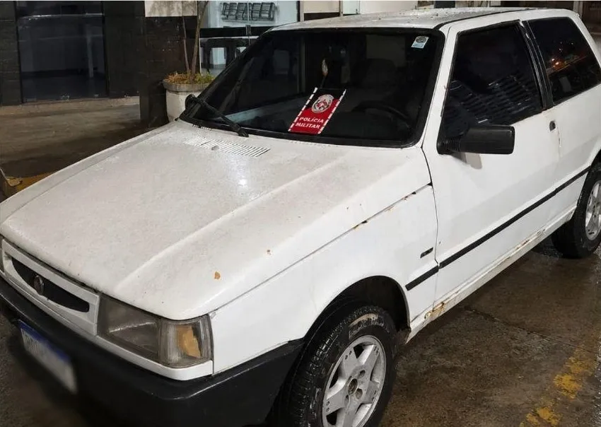 Polícia Militar recupera carro furtado e prende suspeito em Santa Luzia