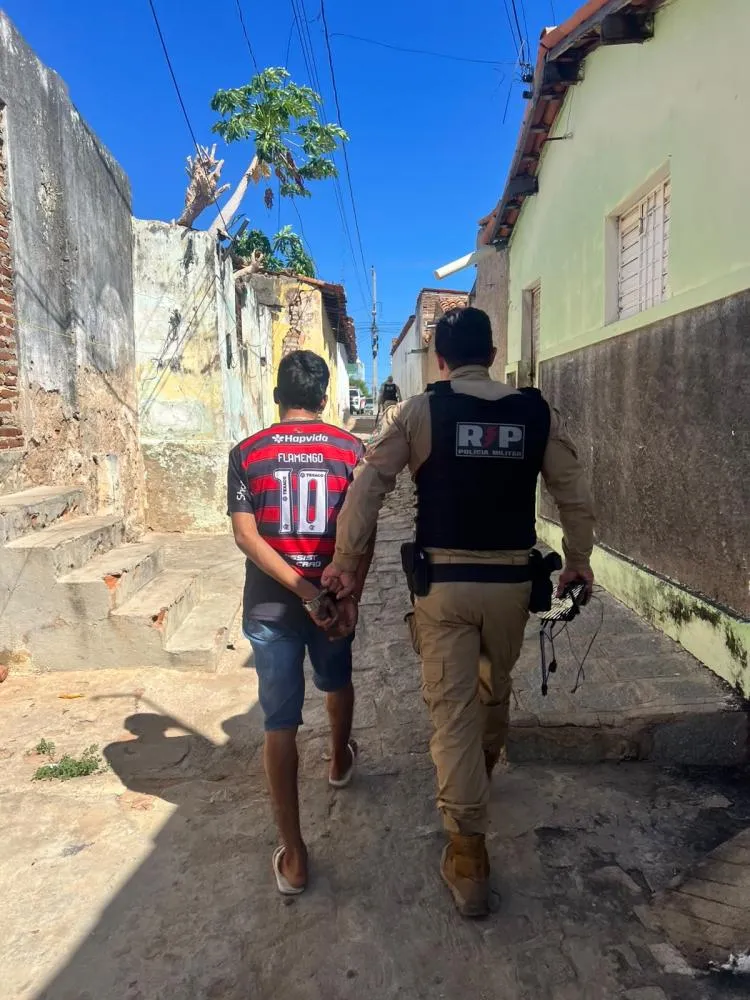 Polícia Militar reforça patrulhamento na Rua do Meio durante a Operação Paraíba Mais Segura