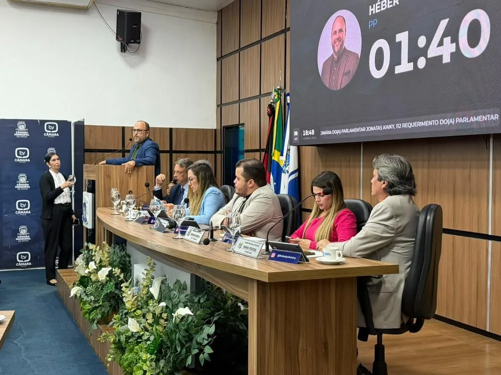 Vereadores batem boca na Câmara de Patos após exibição de vídeo com pedido de voto para Lula durante sessão