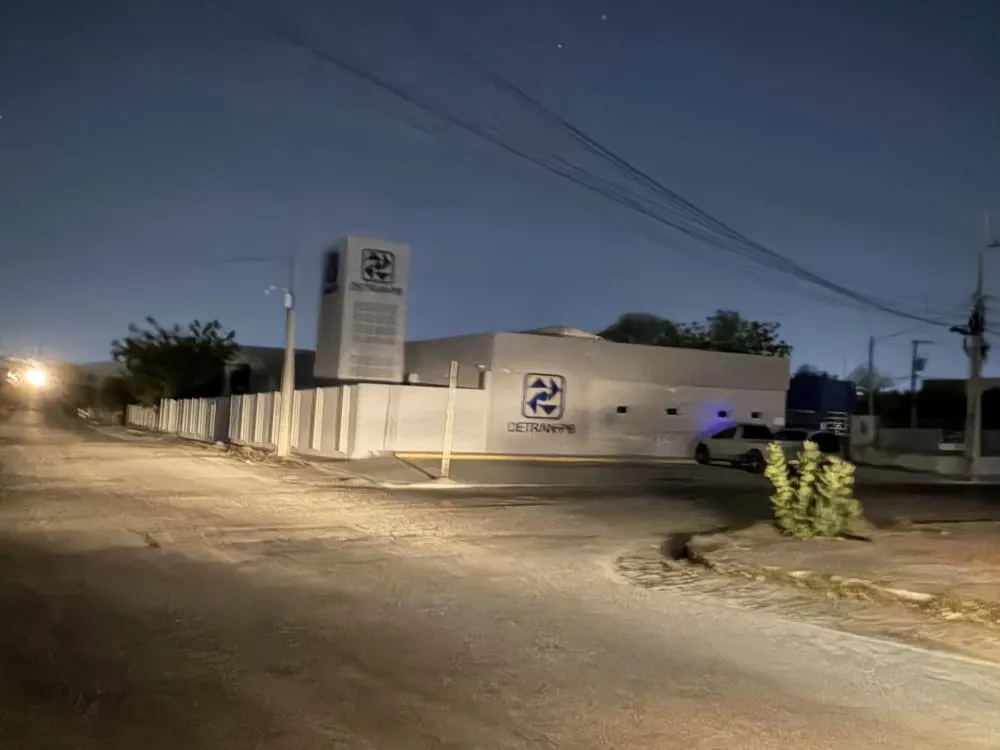 Bairros de Patos registram queda de energia no fim da noite desta quinta-feira (22)