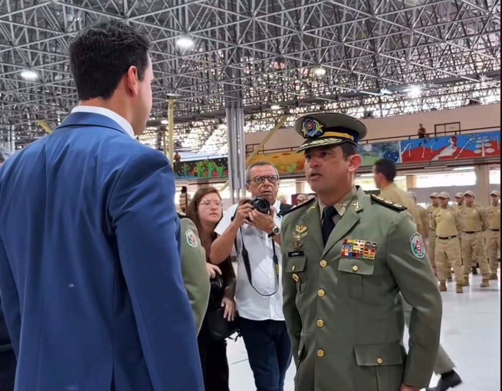 Coronel Esaú em passaem de comando CPRII pelo governador Lucas Ribeiro