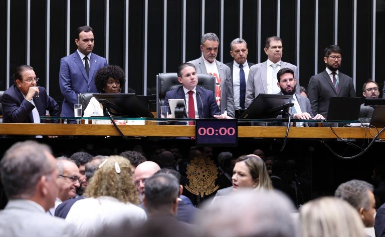 Plenário aprovou em dois turnos o fim da escala 6x1 Foto: Agência Câmara de Notícias