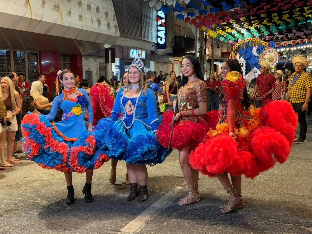 Passeio das Carroças reúne educadores e celebra a cultura sertaneja em Patos